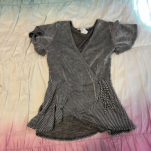 Short sleeve blouse, size small
